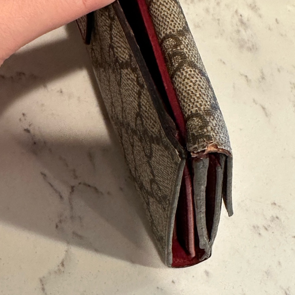Authentic Gucci wallet - Picture 8 of 11